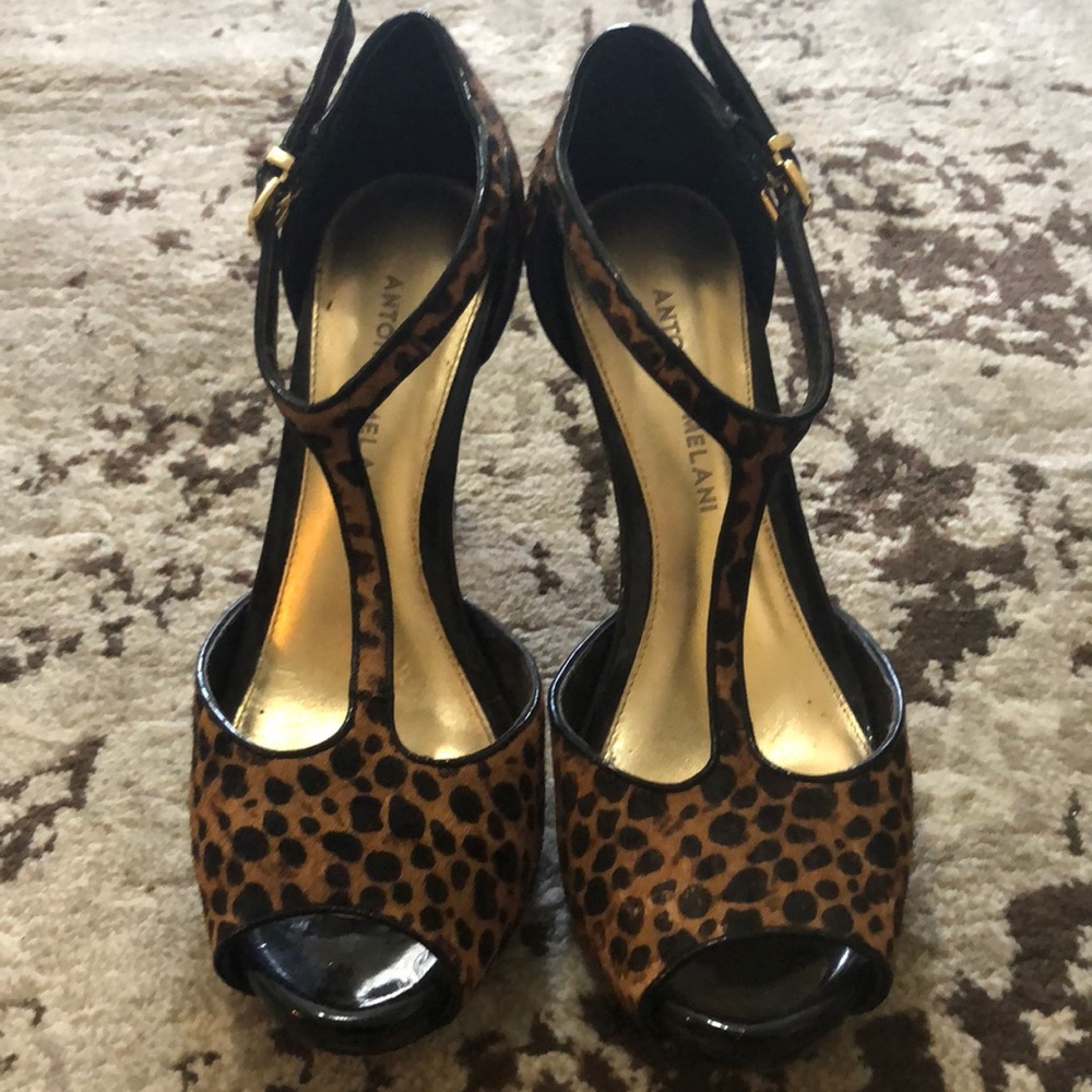 Antonio Melani Printed T-Strap Heel size 7.5 EUC